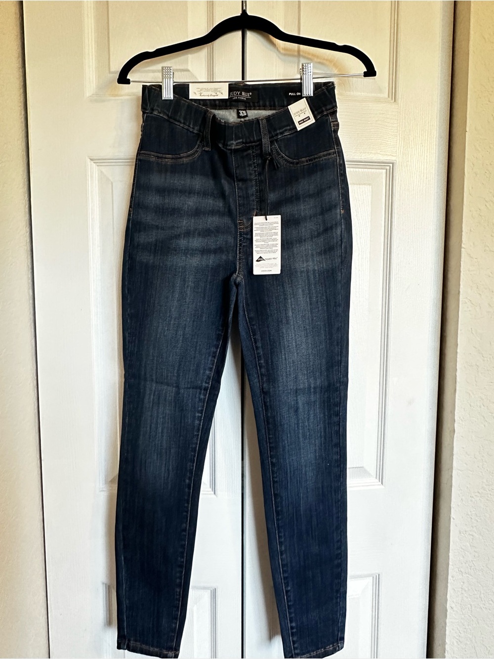 Judy Blue Women’s Dark Blue Skinny Jeans